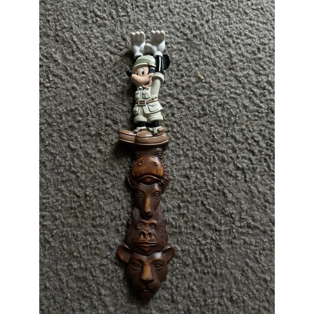 Vintage Disney Animal Kingdom Mickey Mouse Totem Pole Back Scratcher 15”